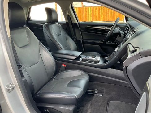 Used 2019 Ford Fusion Titanium image 41