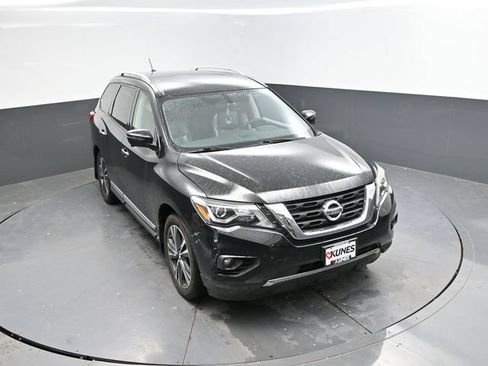 Used 2017 Nissan Pathfinder Platinum w/ Family Entertainment Package AWD/4WD image 19