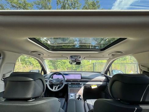 New 2026 Genesis GV80 2.5T Prestige image 3