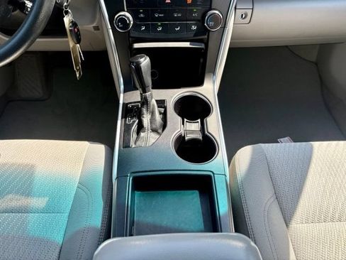 Used 2017 Toyota Camry LE FWD image 23