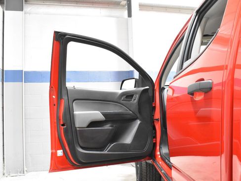 Used 2019 Chevrolet Colorado W/T w/ WT Convenience Package image 8