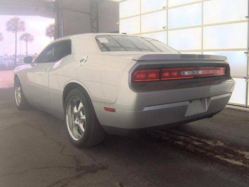 Used 2010 Dodge Challenger SE RWD image 8