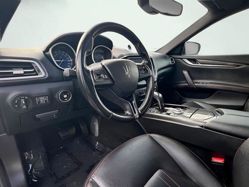 Used 2019 Maserati Ghibli S Q4 AWD/4WD image 17