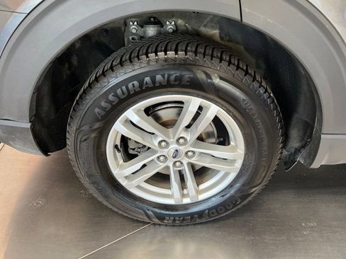 Used 2020 Ford Explorer XLT w/ Comfort Package AWD/4WD image 10