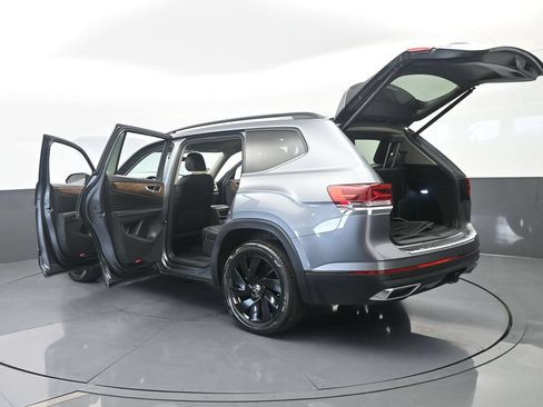 Used 2024 Volkswagen Atlas SE w/ Panoramic Sunroof Package FWD image 75