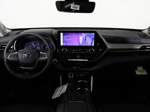 New 2026 Toyota Highlander Limited image 4