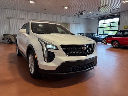 Used 2023 Cadillac XT4 Luxury w/ Cold Weather Package AWD/4WD image 8