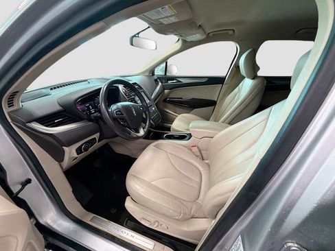 Used 2019 Lincoln MKC Premiere image 24