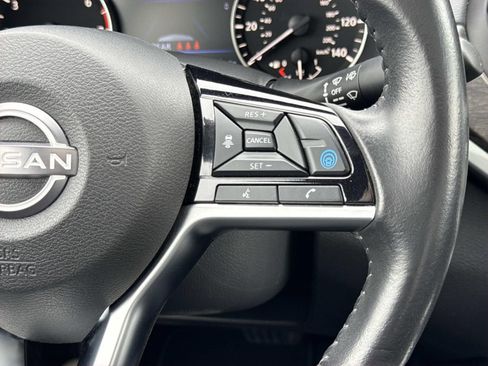 Used 2023 Nissan Altima 2.5 SV w/ SV Premium Package AWD/4WD image 15