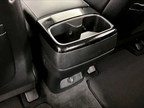 Used 2022 Kia Telluride S FWD image 9