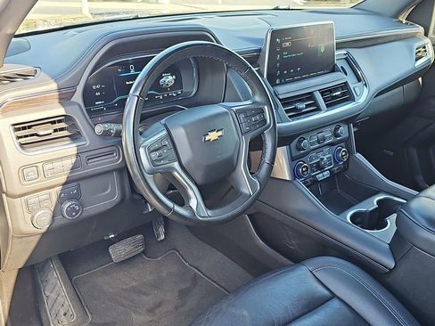 Used 2024 Chevrolet Suburban LT image 18