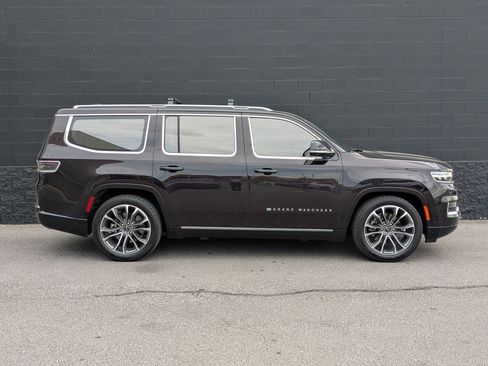 Used 2023 Jeep Grand Wagoneer Series III w/ Rear Seat Video Group 1 image 4