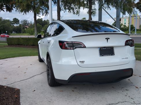 Used 2022 Tesla Model Y Performance AWD/4WD image 8