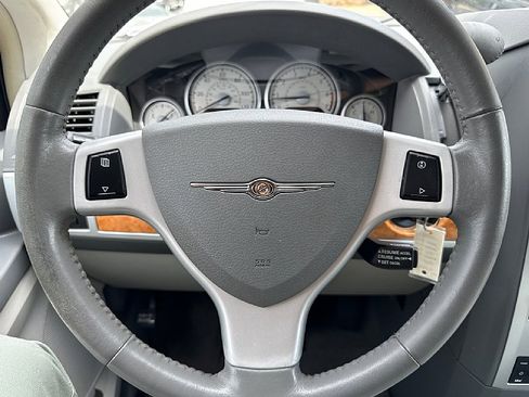 Used 2008 Chrysler Town & Country Limited w/ Entertainment Group #3 image 21