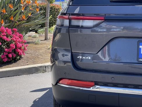 New 2026 Jeep Grand Cherokee Laredo X AWD/4WD image 8