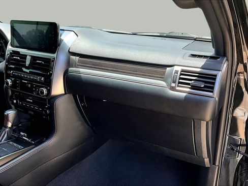 Used 2023 Lexus GX 460 Luxury w/ Accessory Package AWD/4WD image 19