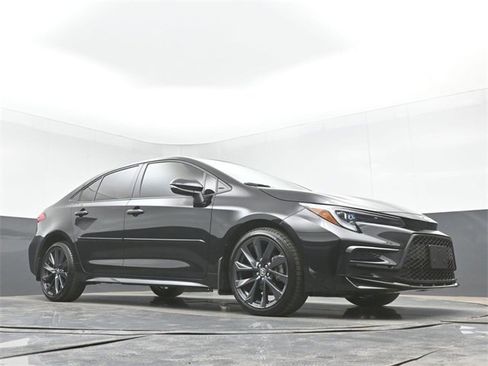 Used 2024 Toyota Corolla SE w/ SE Premium Package image 41