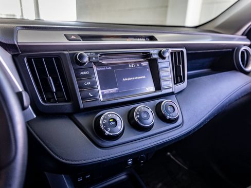 Used 2017 Toyota RAV4 LE w/ Carpet Mat Package FWD image 22