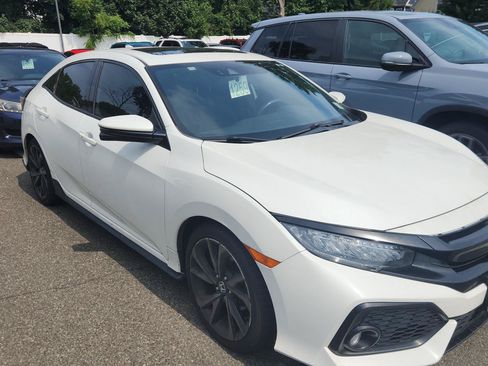 Used 2017 Honda Civic Sport Touring image 2