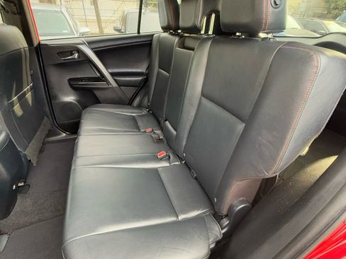 Used 2016 Toyota RAV4 SE image 17