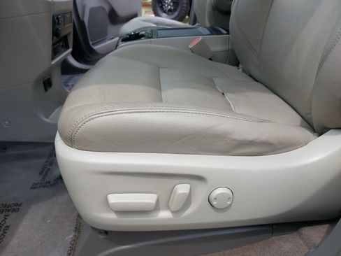 Used 2018 Toyota Sienna XLE Premium FWD image 31