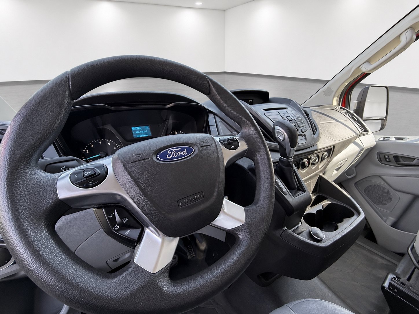 Used 2018 Ford Transit 350 XL RWD image 21