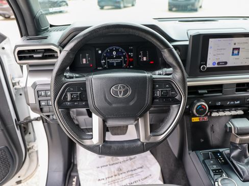 Certified 2024 Toyota Tacoma SR5 AWD/4WD image 36