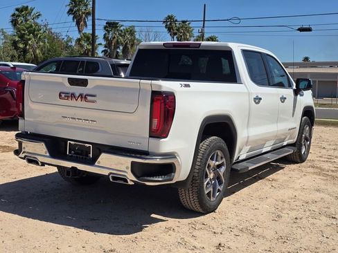 New 2026 GMC Sierra 1500 SLT image 5