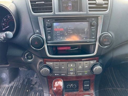 Used 2013 Toyota Highlander Limited image 11