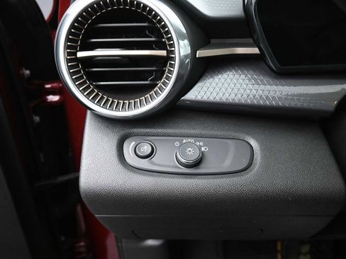 Used 2024 Chevrolet Trax ACTIV image 10