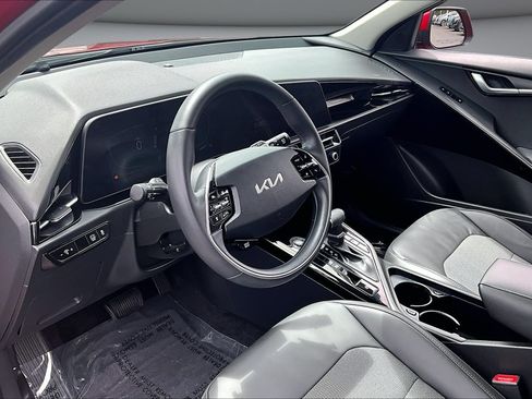 Used 2023 Kia Niro EX FWD image 17