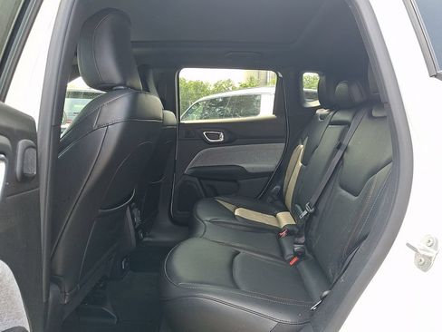 Certified 2023 Jeep Compass Latitude w/ Sun and Sound Group AWD/4WD image 10