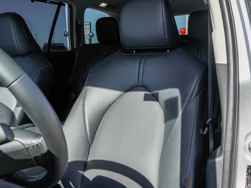 Certified 2024 Toyota Grand Highlander XLE image 16