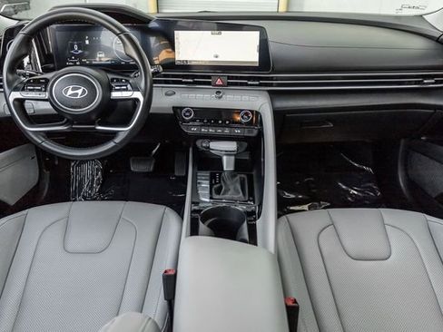 Used 2024 Hyundai Elantra Limited image 6