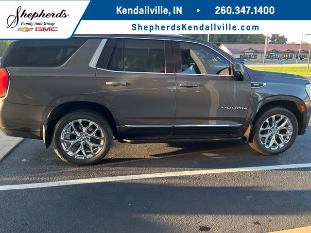 Used 2021 GMC Yukon SLT w/ Rear Media and Nav Package AWD/4WD image 1