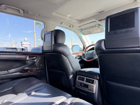 Used 2013 Lexus LX 570 4WD w/ Luxury Pkg image 14