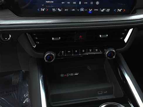 New 2026 Chevrolet Suburban Premier image 16