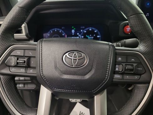 Used 2024 Toyota Tacoma TRD Sport w/ TRD Sport Upgrade Package image 20