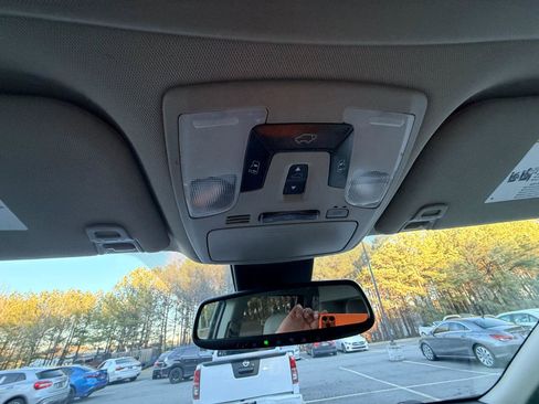 Used 2020 Toyota Sienna XLE Premium image 25