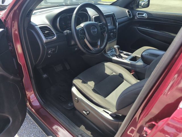 Used 2020 Jeep Grand Cherokee Laredo RWD image 10