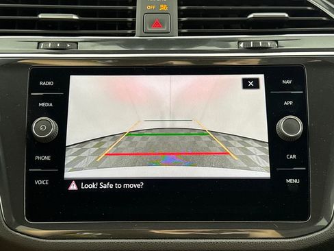 Used 2022 Volkswagen Tiguan SEL R-Line image 15