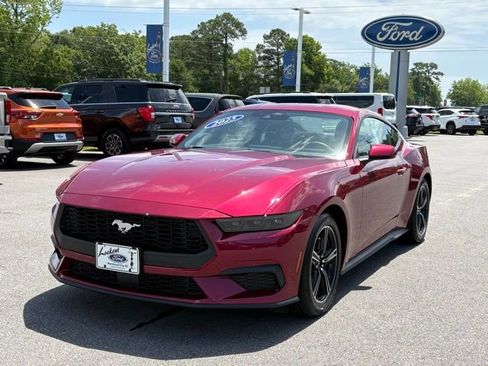 Used 2025 Ford Mustang Coupe RWD image 1