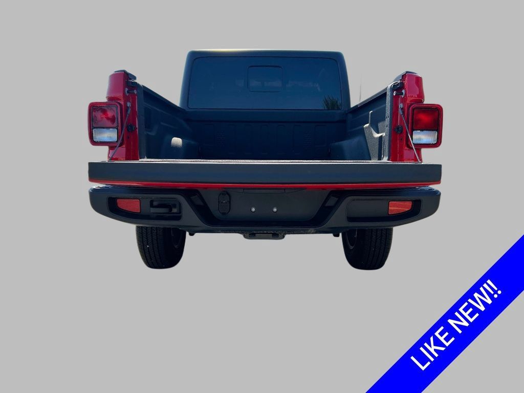 Certified 2025 Jeep Gladiator Sport AWD/4WD image 11