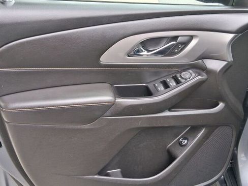 Used 2018 Chevrolet Traverse LT image 20