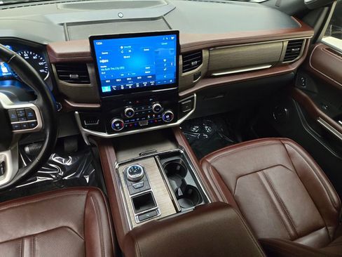 Used 2024 Ford Expedition Max Limited image 24