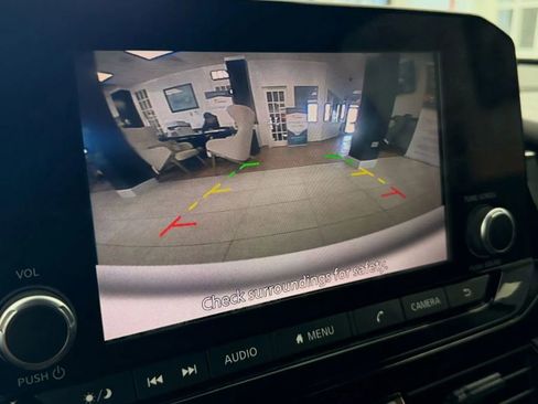 Used 2022 Nissan Pathfinder SV w/ SV Black Package image 30