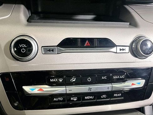 Used 2023 Ford Explorer XLT w/ Equipment Group 202A image 33