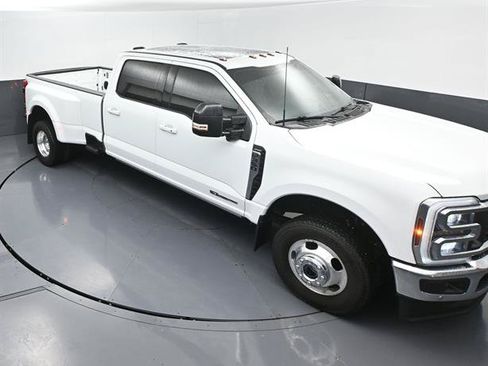 Used 2025 Ford F350 Lariat w/ Lariat Ultimate Package AWD/4WD image 42