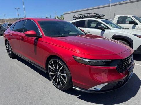 Used 2023 Honda Accord Touring image 2