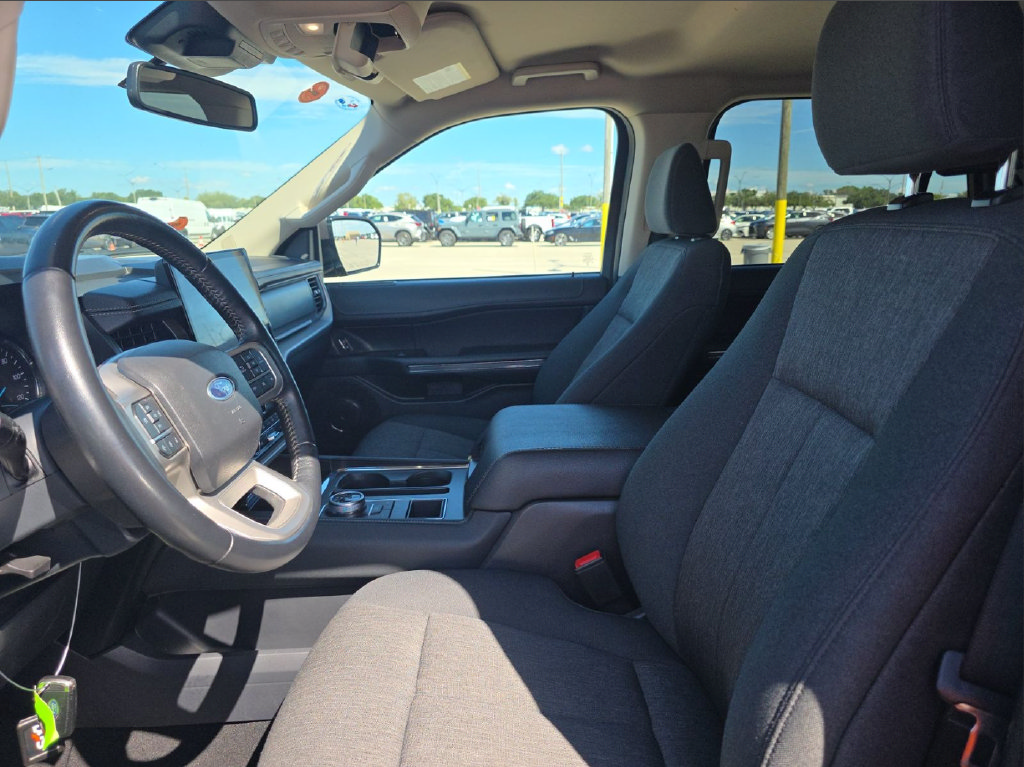 Used 2024 Ford Expedition Max XLT RWD image 6